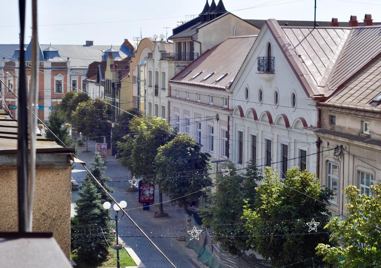 Panoramic View Top Floor Apartment In The City Center Mukačevo Esterno foto