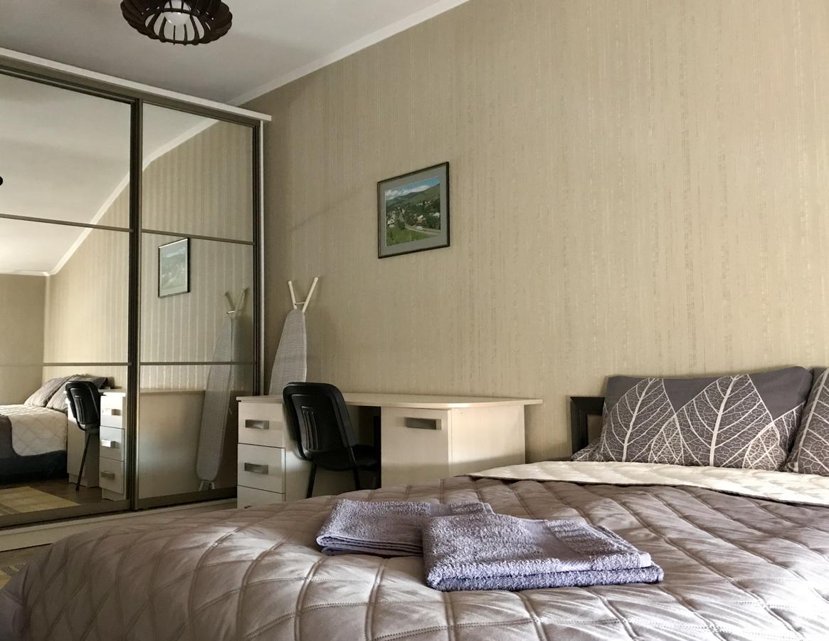 Panoramic View Top Floor Apartment In The City Center Mukačevo Esterno foto