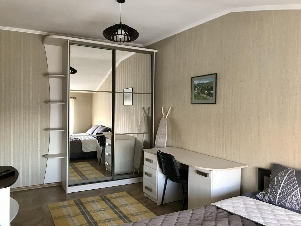 Panoramic View Top Floor Apartment In The City Center Mukačevo Esterno foto