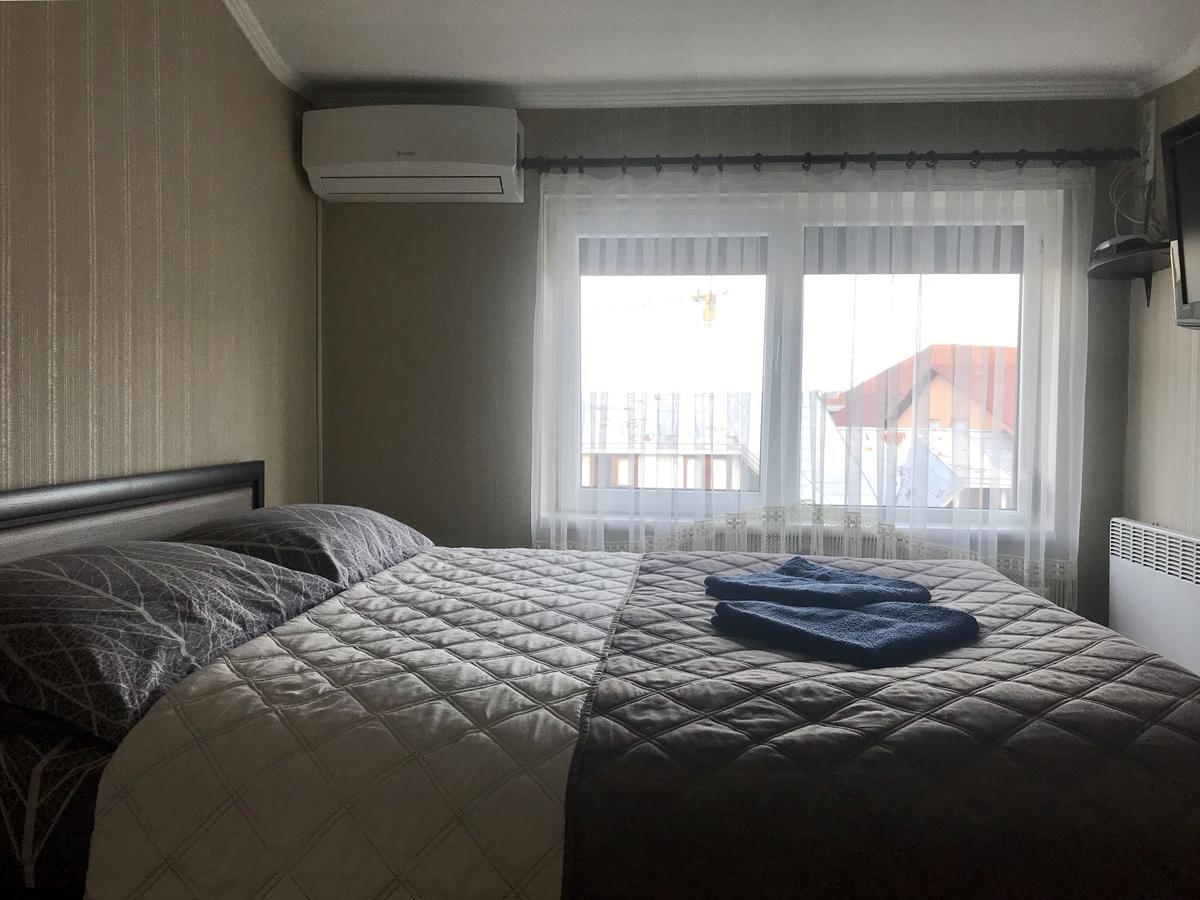 Panoramic View Top Floor Apartment In The City Center Mukačevo Esterno foto